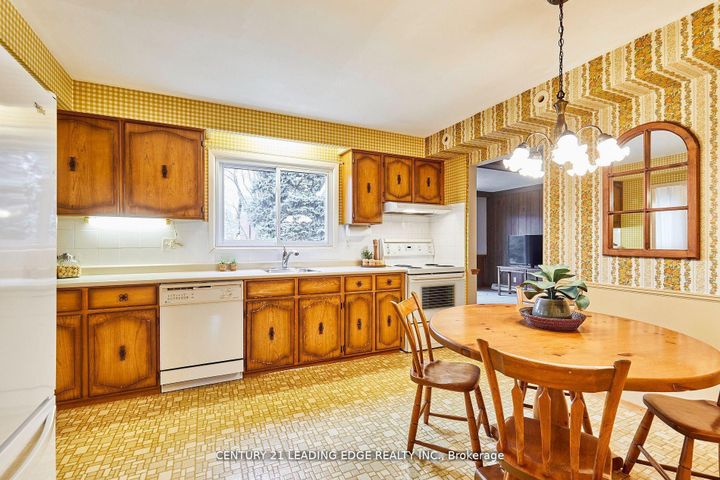 Photo 9 at 24 Dunmurray Boulevard, Sullivan, Toronto
