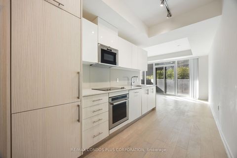 Photo 3 at 518 - 330 Richmond Street W, Waterfront Communities C1, Toronto