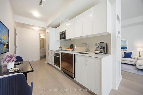 Photo 4 at 518 - 330 Richmond Street W, Waterfront Communities C1, Toronto