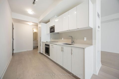 Photo 5 at 518 - 330 Richmond Street W, Waterfront Communities C1, Toronto