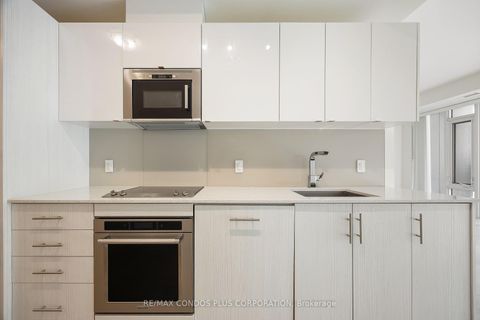 Photo 6 at 518 - 330 Richmond Street W, Waterfront Communities C1, Toronto