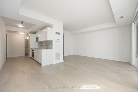 Photo 8 at 518 - 330 Richmond Street W, Waterfront Communities C1, Toronto