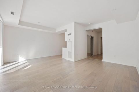 Photo 9 at 518 - 330 Richmond Street W, Waterfront Communities C1, Toronto