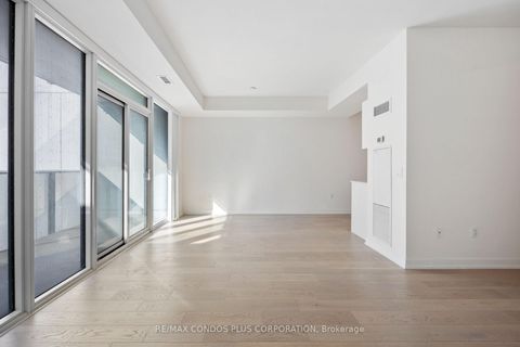 Photo 10 at 518 - 330 Richmond Street W, Waterfront Communities C1, Toronto