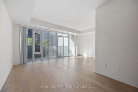 Photo 11 at 518 - 330 Richmond Street W, Waterfront Communities C1, Toronto