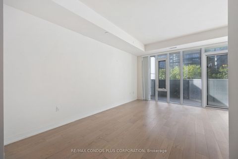 Photo 12 at 518 - 330 Richmond Street W, Waterfront Communities C1, Toronto