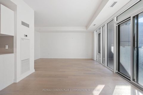 Photo 13 at 518 - 330 Richmond Street W, Waterfront Communities C1, Toronto