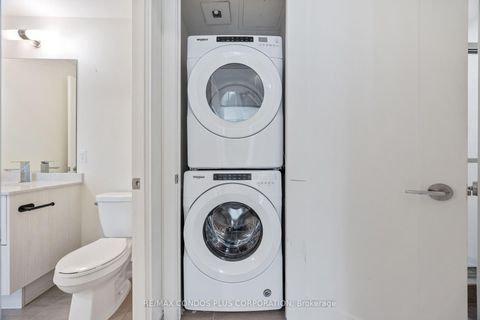 Photo 18 at 518 - 330 Richmond Street W, Waterfront Communities C1, Toronto