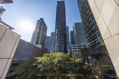 Photo 23 at 518 - 330 Richmond Street W, Waterfront Communities C1, Toronto