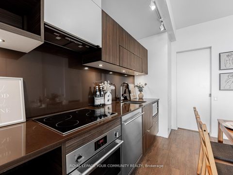 Photo 9 at 1604 - 125 Peter Street, Waterfront Communities C1, Toronto