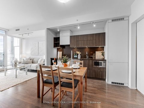 Photo 11 at 1604 - 125 Peter Street, Waterfront Communities C1, Toronto
