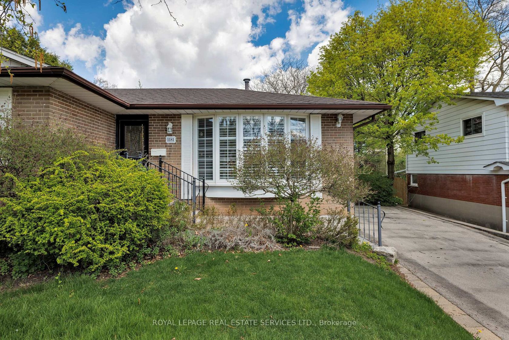 1181 Newton Road, CP College Park, Oakville by Alessia Polo 1181 Newton Road, CP College Park, Oakville