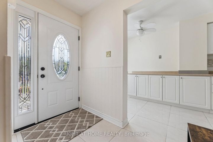 Photo 4 at 1518 Woodruff Crescent, Amberlea, Pickering