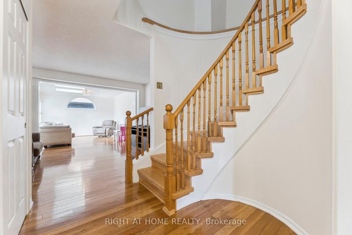 Photo 6 at 1518 Woodruff Crescent, Amberlea, Pickering