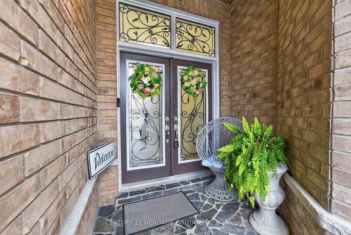 Photo 1 at 90 Gibson Circle, Bradford, Bradford West Gwillimbury