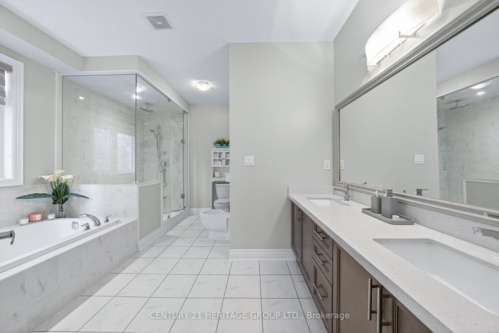 Photo 13 at 90 Gibson Circle, Bradford, Bradford West Gwillimbury