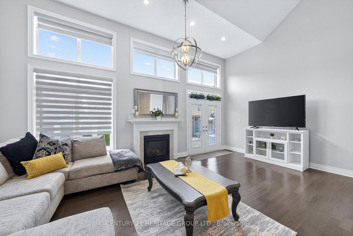Photo 15 at 90 Gibson Circle, Bradford, Bradford West Gwillimbury