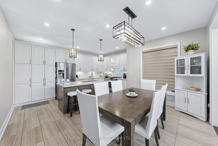 Photo 17 at 90 Gibson Circle, Bradford, Bradford West Gwillimbury