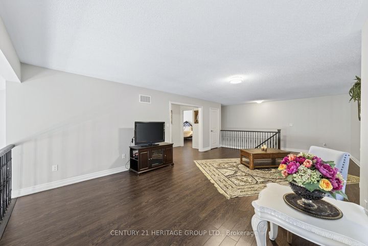 Photo 28 at 90 Gibson Circle, Bradford, Bradford West Gwillimbury