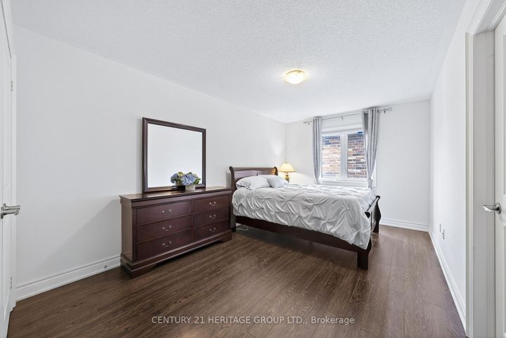 Photo 32 at 90 Gibson Circle, Bradford, Bradford West Gwillimbury