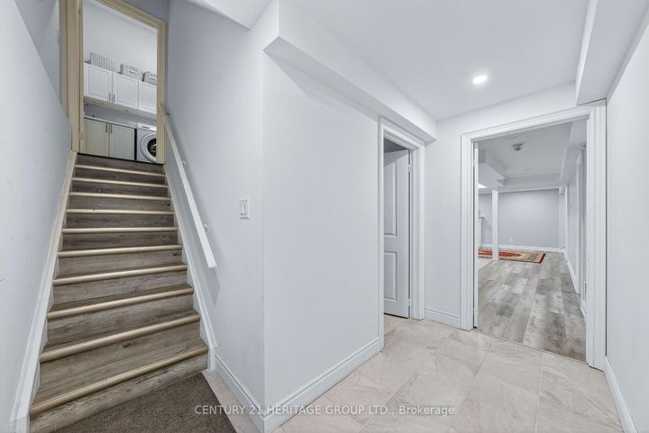 Photo 33 at 90 Gibson Circle, Bradford, Bradford West Gwillimbury