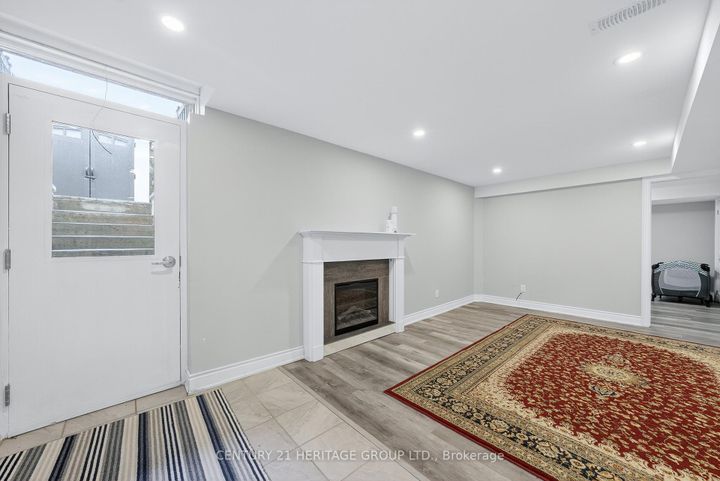 Photo 35 at 90 Gibson Circle, Bradford, Bradford West Gwillimbury