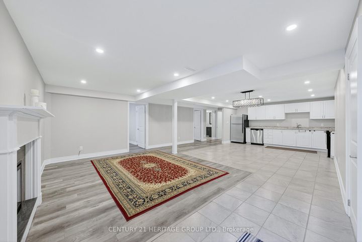 Photo 36 at 90 Gibson Circle, Bradford, Bradford West Gwillimbury