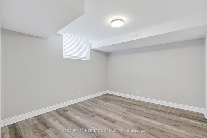 Photo 38 at 90 Gibson Circle, Bradford, Bradford West Gwillimbury