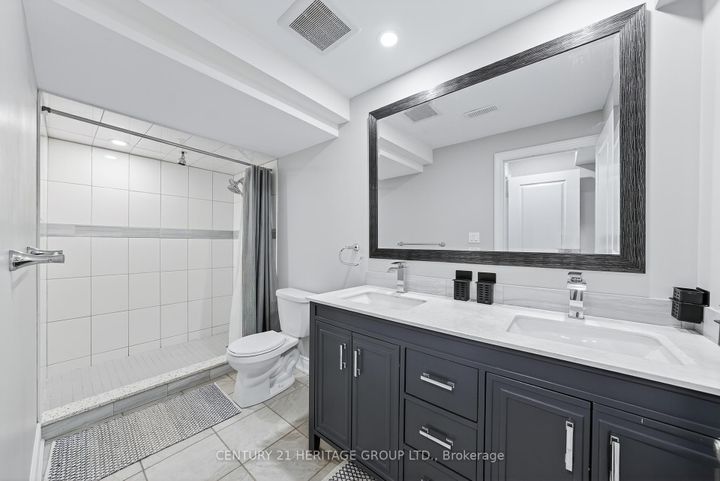 Photo 40 at 90 Gibson Circle, Bradford, Bradford West Gwillimbury