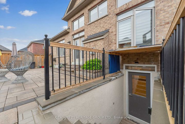 Photo 41 at 90 Gibson Circle, Bradford, Bradford West Gwillimbury