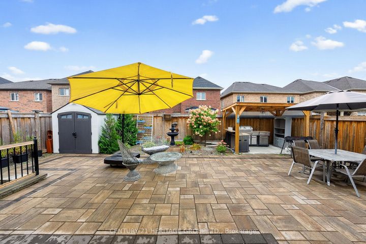 Photo 44 at 90 Gibson Circle, Bradford, Bradford West Gwillimbury
