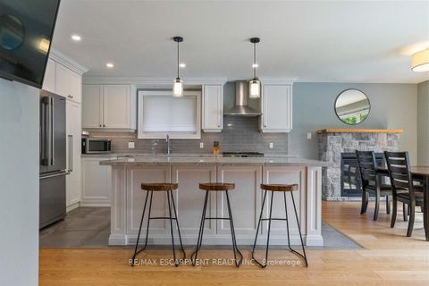 Photo 10 at 4 Thorpe Road, Richview, Toronto