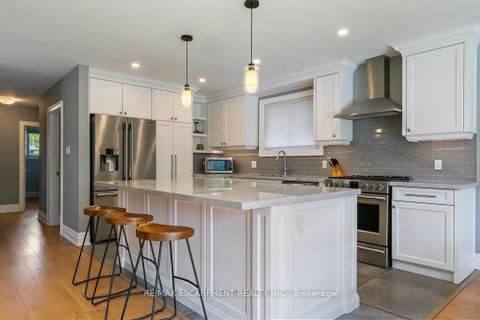 Photo 11 at 4 Thorpe Road, Richview, Toronto