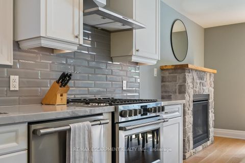 Photo 14 at 4 Thorpe Road, Richview, Toronto