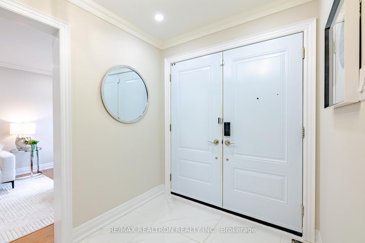 Photo 3 at 28 Marydale Avenue, Middlefield, Markham