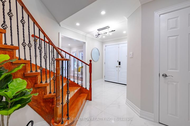 Photo 4 at 28 Marydale Avenue, Middlefield, Markham