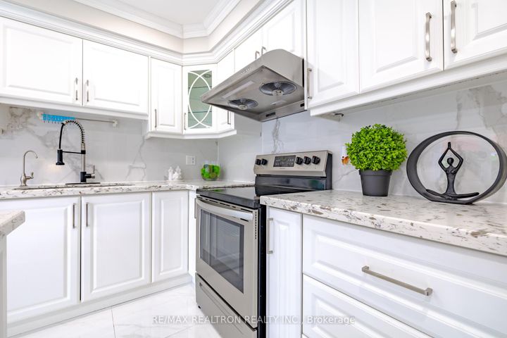 Photo 17 at 28 Marydale Avenue, Middlefield, Markham