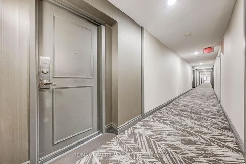 Photo 2 at 206 - 11 Townsgate Drive, Yorkhill, Vaughan