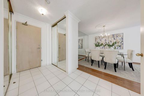 Photo 3 at 206 - 11 Townsgate Drive, Yorkhill, Vaughan