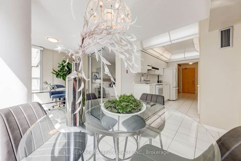 Photo 8 at 206 - 11 Townsgate Drive, Yorkhill, Vaughan