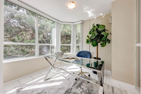 Photo 9 at 206 - 11 Townsgate Drive, Yorkhill, Vaughan