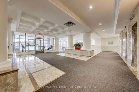Photo 18 at 206 - 11 Townsgate Drive, Yorkhill, Vaughan