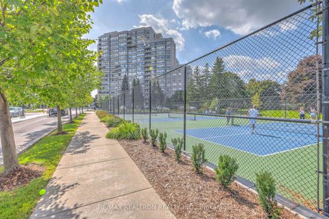 Photo 19 at 206 - 11 Townsgate Drive, Yorkhill, Vaughan