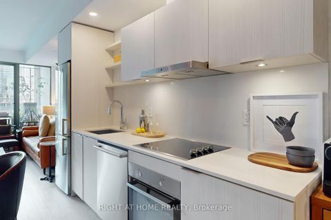 Photo 13 at 401 - 12 Bonnycastle Street, Waterfront Communities C8, Toronto