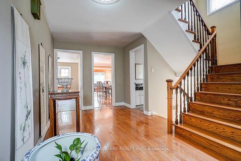 Photo 2 at 19 Stubbs Drive, Windfields, Toronto