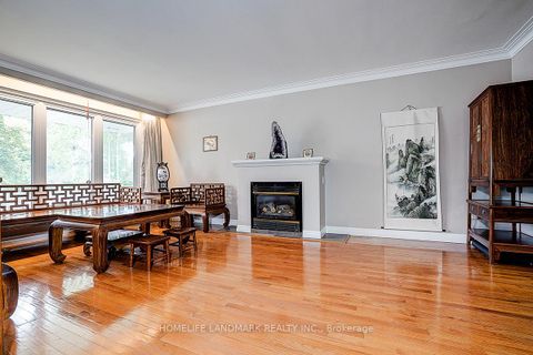 Photo 5 at 19 Stubbs Drive, Windfields, Toronto