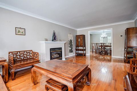 Photo 6 at 19 Stubbs Drive, Windfields, Toronto