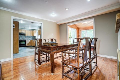 Photo 11 at 19 Stubbs Drive, Windfields, Toronto