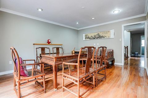 Photo 12 at 19 Stubbs Drive, Windfields, Toronto