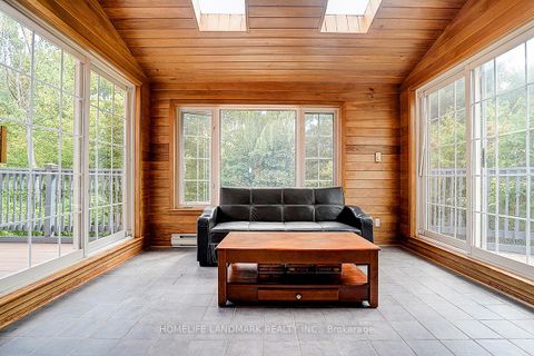 Photo 13 at 19 Stubbs Drive, Windfields, Toronto